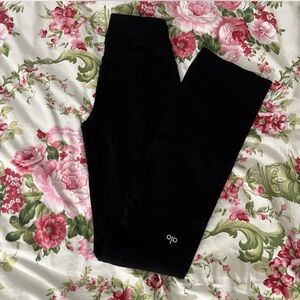 ALO Yoga Flutter Black Leggings